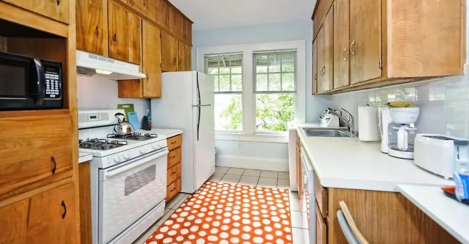 Holiday home Elegant 1Br In Elizabeth With Covered Porch Charlotte