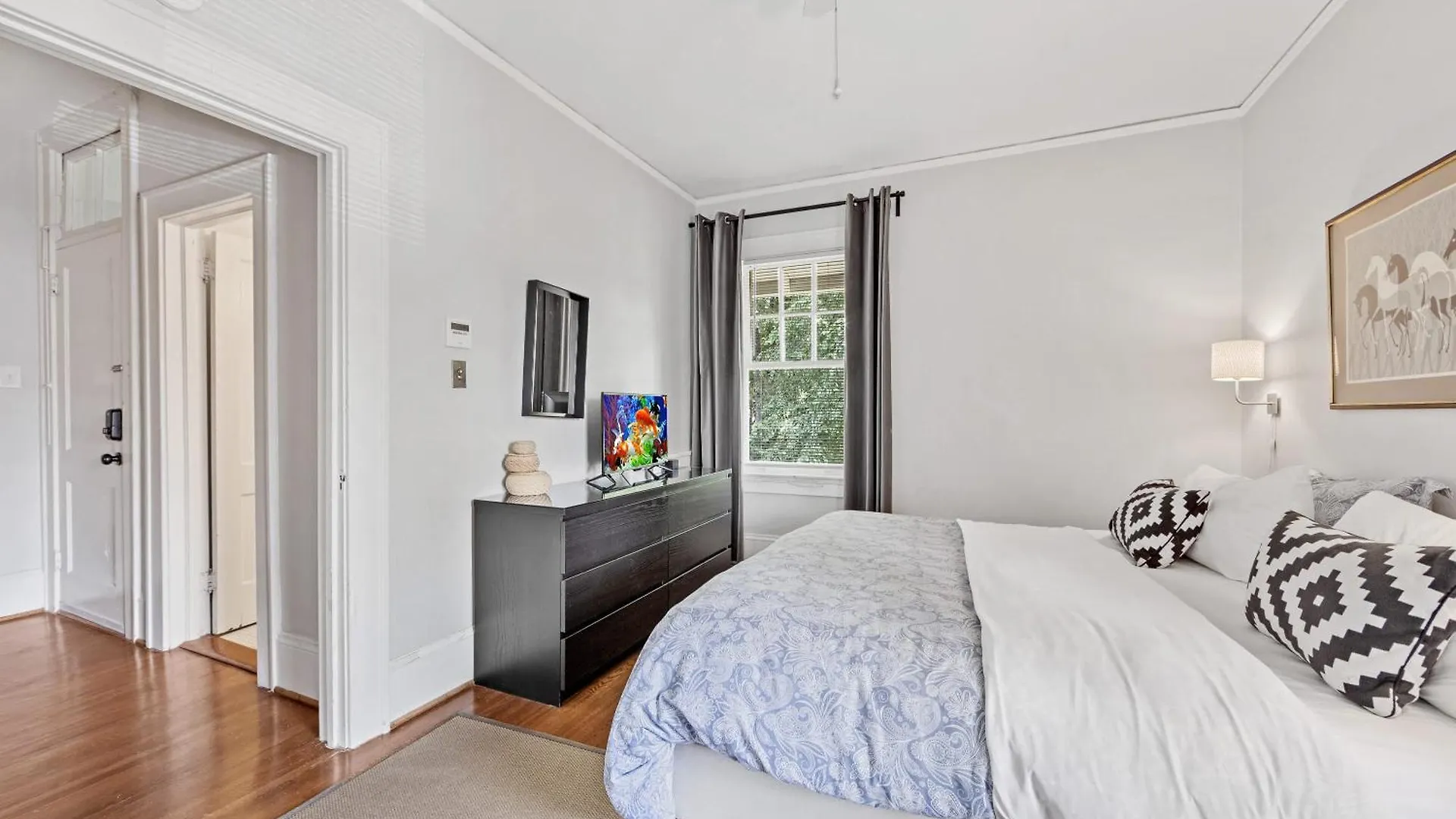 Holiday home Elegant 1Br In Elizabeth With Covered Porch Charlotte